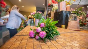 Bouquet de fleurs pendant le stage ou la formation de fleuriste à Toulouse