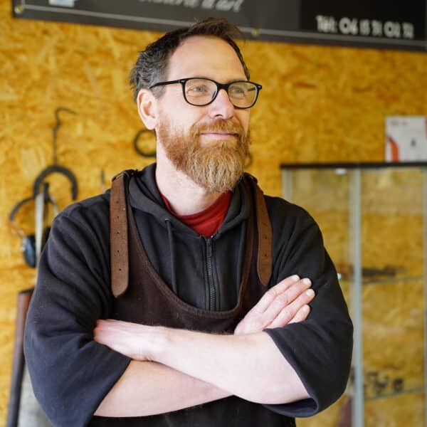 Arnaud Duchesne forgeron coutelier proche de Rouen