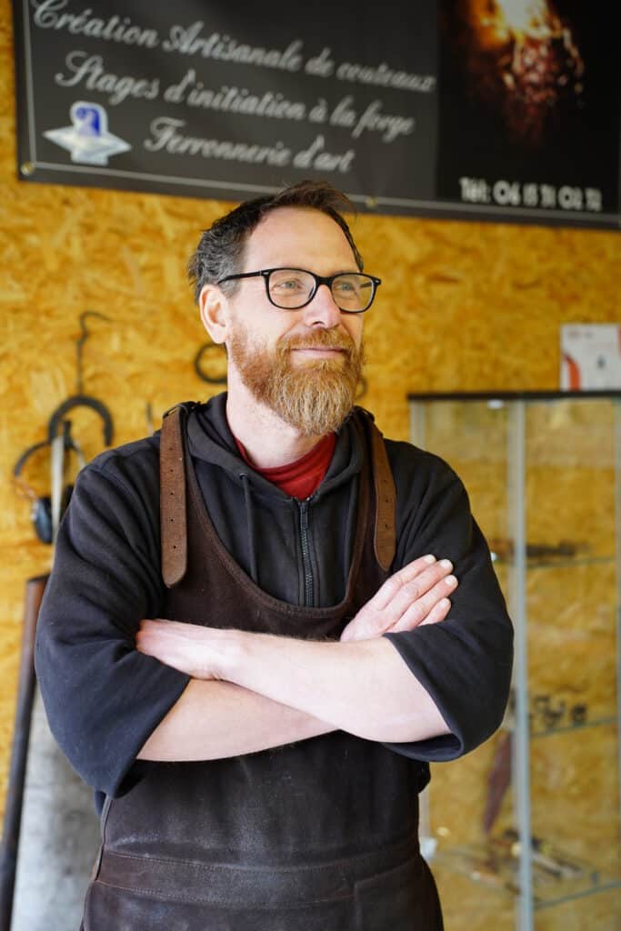 Arnaud Duchesne forgeron coutelier proche de Rouen