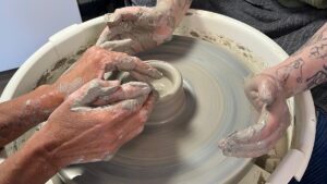 Cours et formation de tournage céramique et poterie à Toulouse