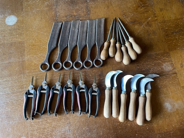 Outils-gregory-cuvelier-vannier-bretagne Outils Grégory Cuvelier, vannier en Bretagne