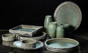 Eléments en céramique pendant une formation autour de la poterie avec une céramiste à Paris