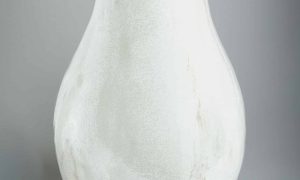 Vase blanc formation tournage céramique dans l'Aude
