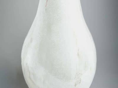 Vase blanc formation tournage céramique dans l'Aude