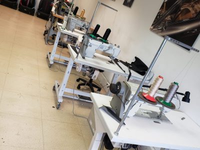 Atelier de la formation sellerie avec un sellier automobile vers Paris en Ile-de-France