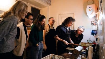 Atelier en groupe stage photographie au collodion humide à Lyon