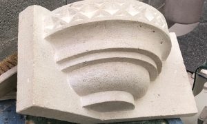 Console ouvragée Formation tailleur de pierre dans les Vosges