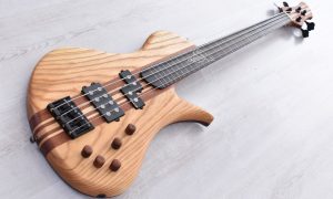 Basse électrique artisanale Formation Luthier en guitare à Montpellier