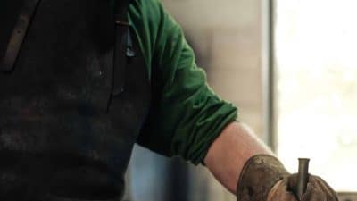 Forgeron atelier d'initiation à la forge dans le Tarn