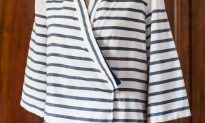 Habit sur buste pendant la formation couture, stylisme et mode avec un couturier à Bordeaux en Gironde