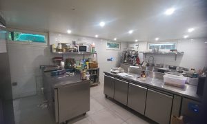Laboratoire de pâtissier pendant la formation pâtisserie à Paris en Ile-de-France
