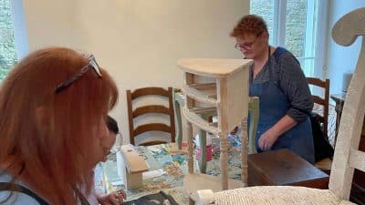Atelier stage créatif de peinture sur meuble