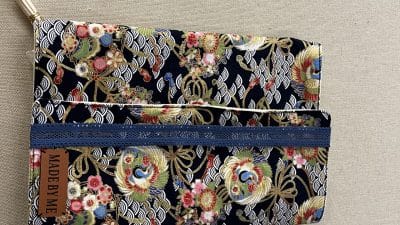 Extérieur de la pochette atelier couture livre