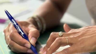 Mesure stage d'initiation à la maroquinerie - sellerie à Paris