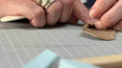 Pliage stage de modelage du cuir - Marqueterie et gainerie à Paris