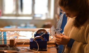 Le sertissage au cuivre Formation vitrailliste proche de Chartres