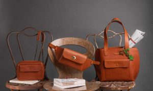 Ensemble de maroquinerie en cuir marron, formation maroquinerie à Nantes
