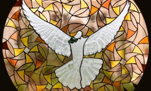 Rosace de l'Esprit Saint Formation vitrailliste proche de Chartres