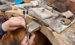 Travail d'établi Formation Bijoutier option Bijouterie Joaillerie entre Evreux et Paris