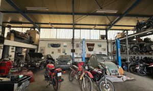 Atelier dans lequel se passe la formation mécanique moto entre Avignon et Aix-en-Provence