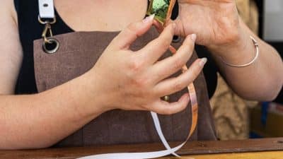 Pose du cuivre atelier sertissage "Tiffany"