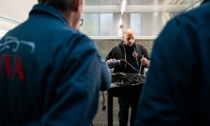 Apprentissage pendant la formation mécanique auto vers Paris