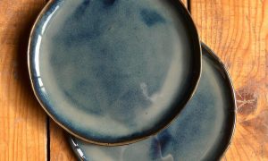 Assiettes faites par un élève de l'atelier - formation céramique et poterie à Marseille dans les Bouches-du-Rhône