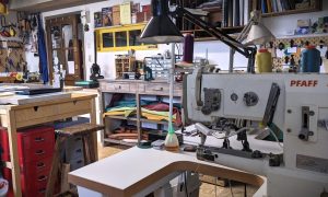 Atelier cuir Capucine Glorieux, maroquinière à Lille