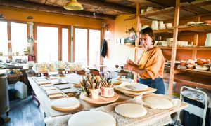 Atelier de céramiste pendant la formation céramique à Chambéry