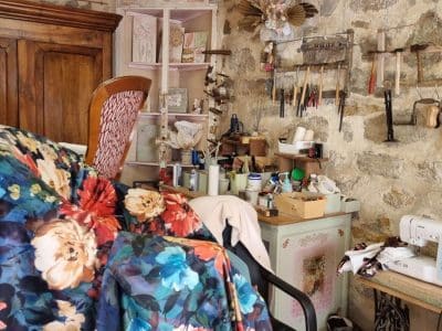 Atelier de la formation en tapisserie d'ameublement dans le Minervois près de Carcassonne