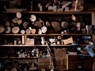 Atelier de tourneur sur bois pendant la formation vers Lyon en Auvergnes Rhône Alpes