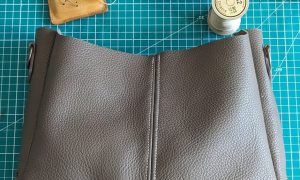 Atelier au cours de la formation maroquinier à Dijon en Bourgogne Franche-Comté