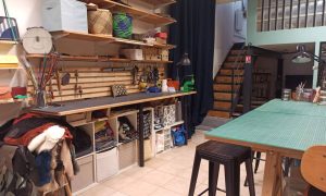 Atelier de maroquinier au cours de la formation de maroquinerie à Marseille PACA