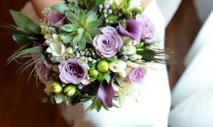 Bouquet de mariage pendant la formation fleuriste à Toulouse