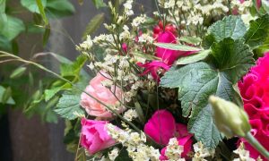 Détail d'un bouquet pendant la formation fleuriste à Paris