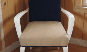 Fauteuil pendant la formation tapisserie d'ameublement en Charente Maritime