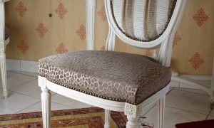 Chaise au cours de la formation tapisserie ameublement à Nantes
