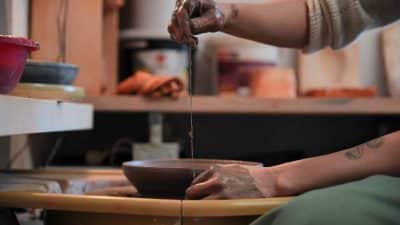 Poterie atelier d'initiation au Tournage Céramique à Toulon