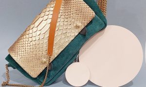 Pochette cuir doré Formation Maroquinier à Rennes