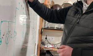 Apprentissage théorique pendant la formation CAP mécanique moto en Aveyron