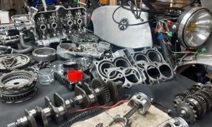 Moteur démonté pendant la formation ou stage mécanique moto