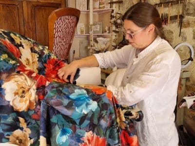 Formation en tapisserie d'ameublement avec un tapissier garnisseur entre Toulouse et Montpellier dans le Minervois