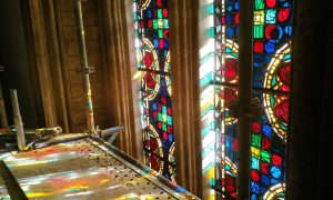 Restauration d'un vitrail suite à la formation vitrailliste à Castres dans le Tarn en Occitanie