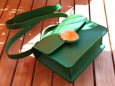 Sac en cuir au cours de la formation maroquinerie à Marseille