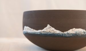 Saladier Tout au Nord de Camille Picard, céramiste qui propose une formation autour de la poterie et de la céramique en Charente