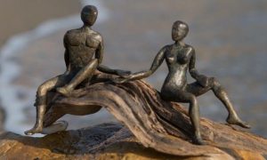 Sculpture en bronze faite pendant le stage ou la formation fonderie d'art dans l'atelier d'un fondeur