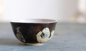 Tasse pendant la formation poterie et céramique à Bize Minervois vers Narbonne