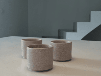 Tasses au cours de la formation céramique et poterie à Toulouse
