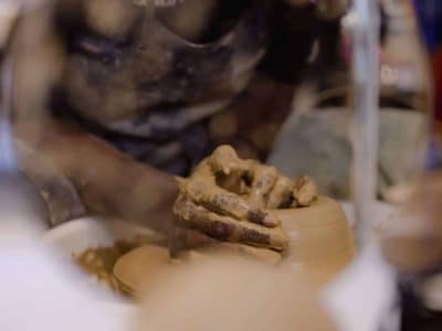 tournage-formation-cours-ceramique-potier-lille-nord-clemence-depoortere