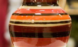 Vase pendant la formation céramique avec une céramiste à Béziers
